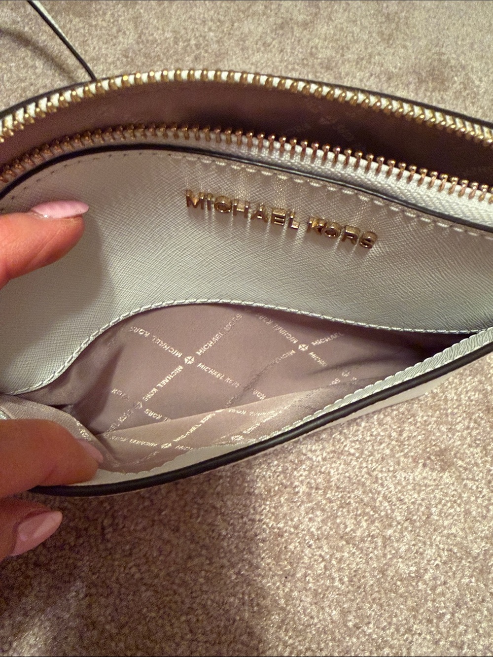 Michael Kors White Saffiano Crossbody Bag with Gold Hardware - Picture 3 of 6